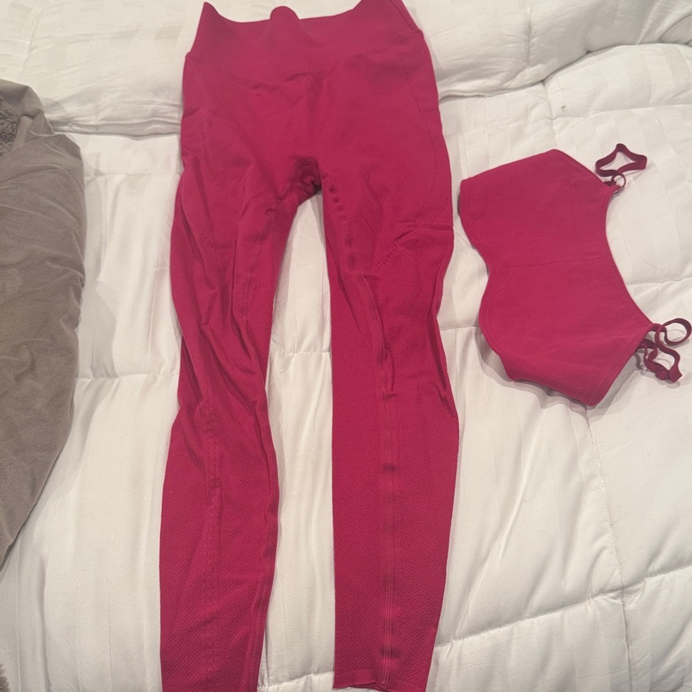 Fabletics Vibrant Pink Sports Bra and Leggings Set